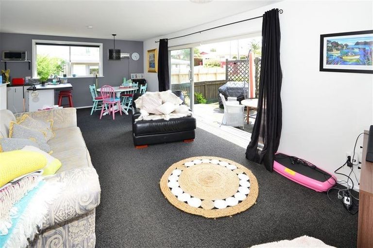 Photo of property in 13a Brandon Road, Manly, Whangaparaoa, 0930