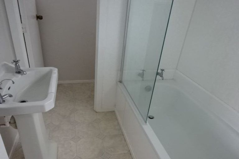 Photo of property in 83 Tiri Road, Tindalls Beach, Whangaparaoa, 0930