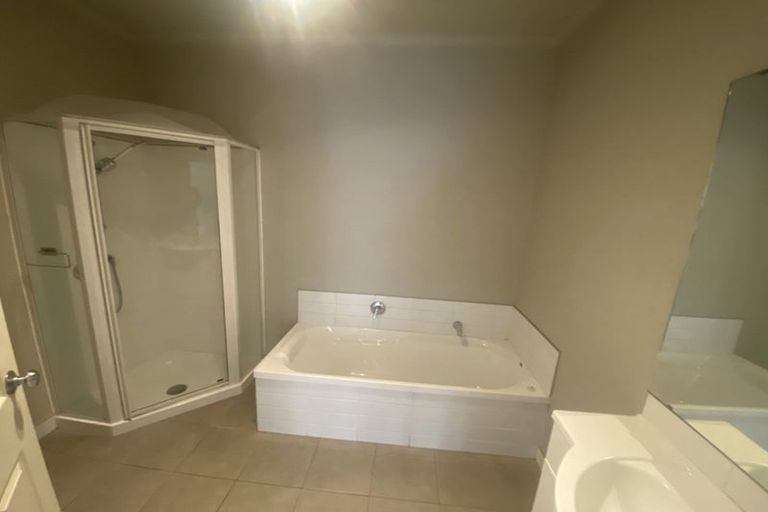 Photo of property in 28 Mulvaney Crescent, Henderson, Auckland, 0612