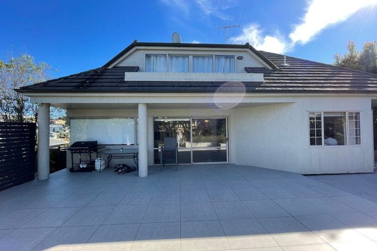 Photo of property in 126 Wiseley Road, West Harbour, Auckland, 0618