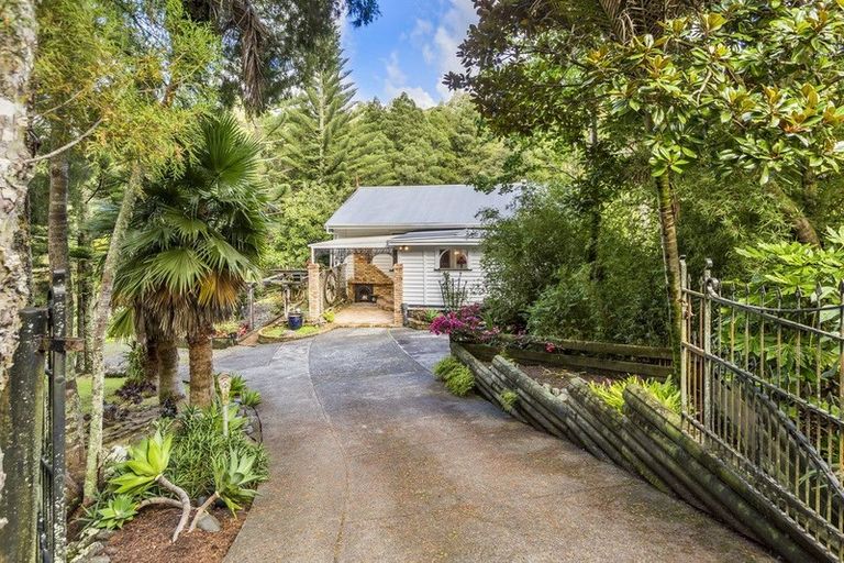 Photo of property in 147 Carter Road, Oratia, Auckland, 0604