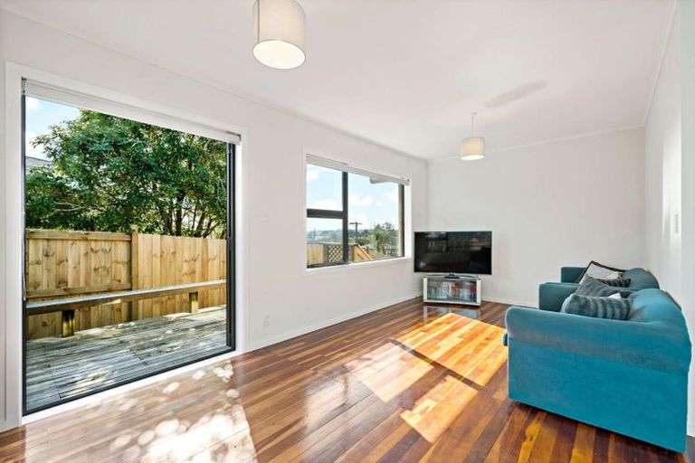 Photo of property in 78a Wharf Road, Te Atatu Peninsula, Auckland, 0610