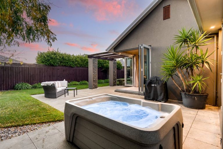 Photo of property in 141 Aston Drive, Waimairi Beach, Christchurch, 8083