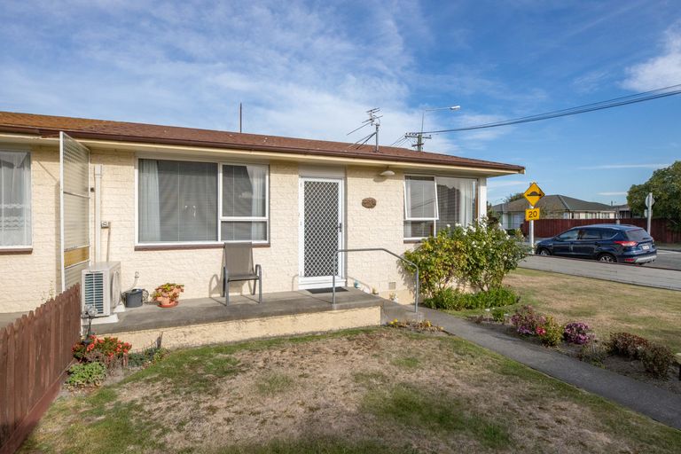 Photo of property in 1/113 Middlepark Road, Sockburn, Christchurch, 8042
