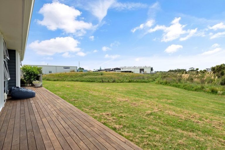 Photo of property in 18 Westhill Lane, Papamoa Beach, Papamoa, 3118