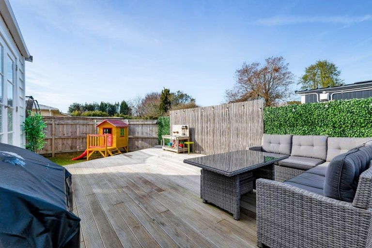 Photo of property in 19 Rosalind Street, Stratford, 4332