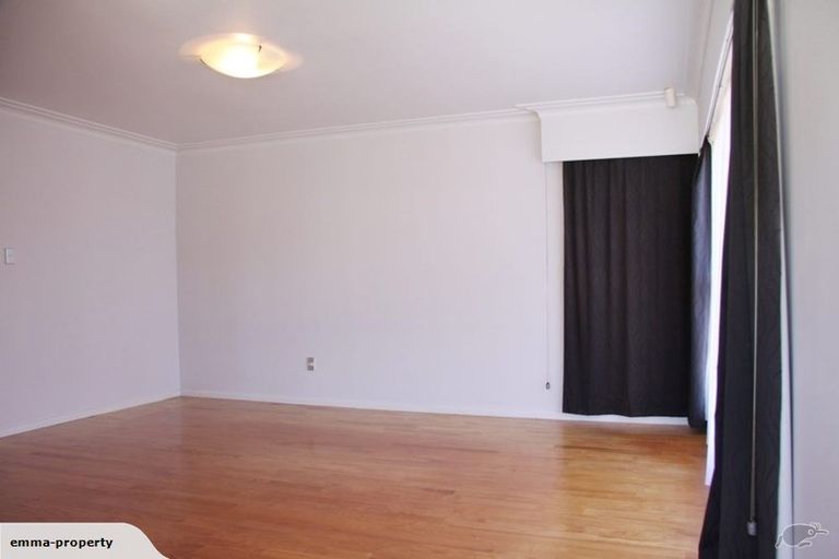 Photo of property in 7 Mchardy Place, Glenfield, Auckland, 0627