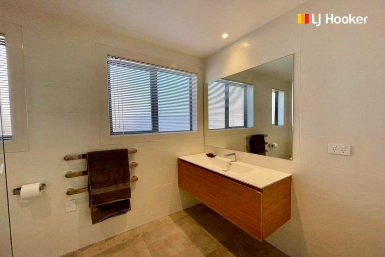 Photo of property in 42a Beach Street, Saint Clair, Dunedin, 9012