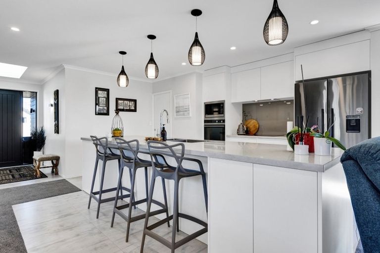 Photo of property in 3 Tupare Place, Highlands Park, New Plymouth, 4312