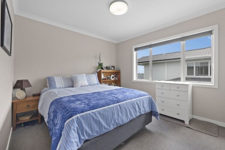 Photo of property in 27 Landmark Terrace, Orewa, 0931