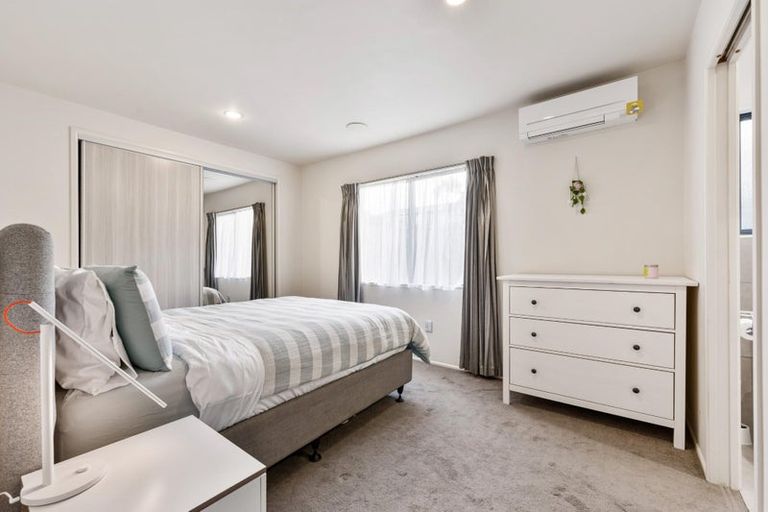 Photo of property in 25 Broadfield Street, Massey, Auckland, 0614