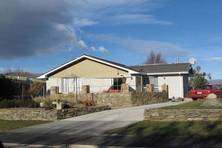 Photo of property in 100 Molyneux Avenue, Cromwell, 9310