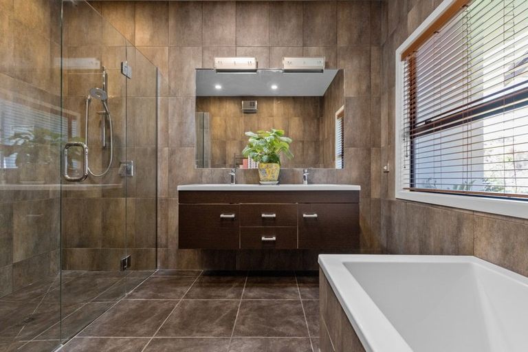 Photo of property in 133 Kent Terrace, Taradale, Napier, 4112