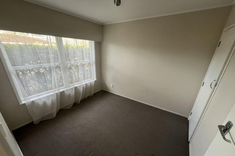 Photo of property in 2/16 Kapiti Place, Sunnynook, Auckland, 0620