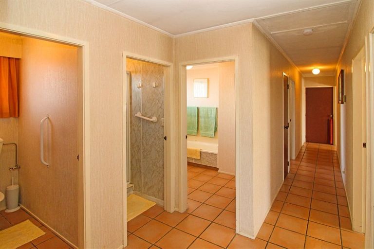 Photo of property in 39 Lowes Place, Solway, Masterton, 5810