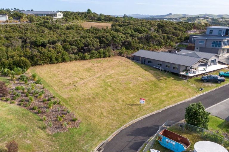 Photo of property in 14 Sunrise Place, Cable Bay, 0420