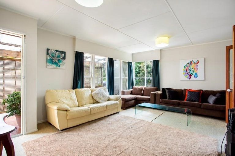 Photo of property in 1/144a Mcleod Road, Te Atatu South, Auckland, 0610