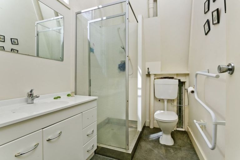 Photo of property in 50 Girrahween Drive, Totara Vale, Auckland, 0629