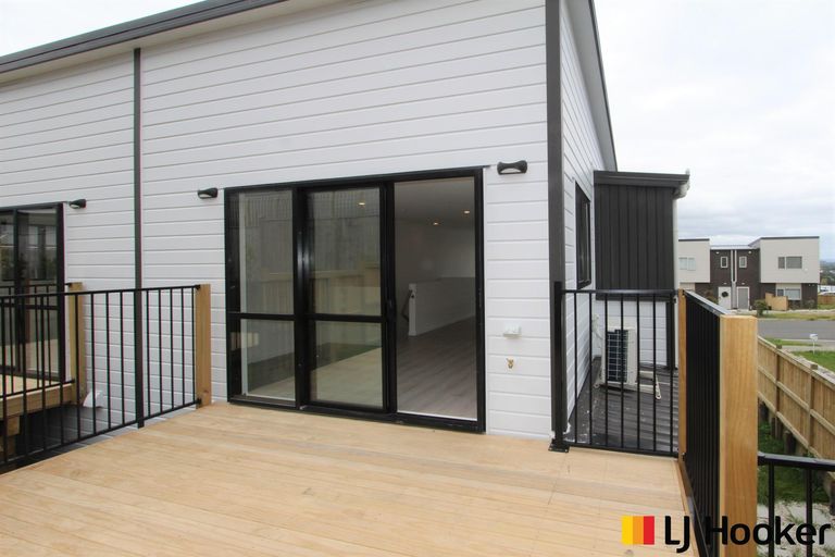 Photo of property in 20a Crestview Rise, Papakura, 2110