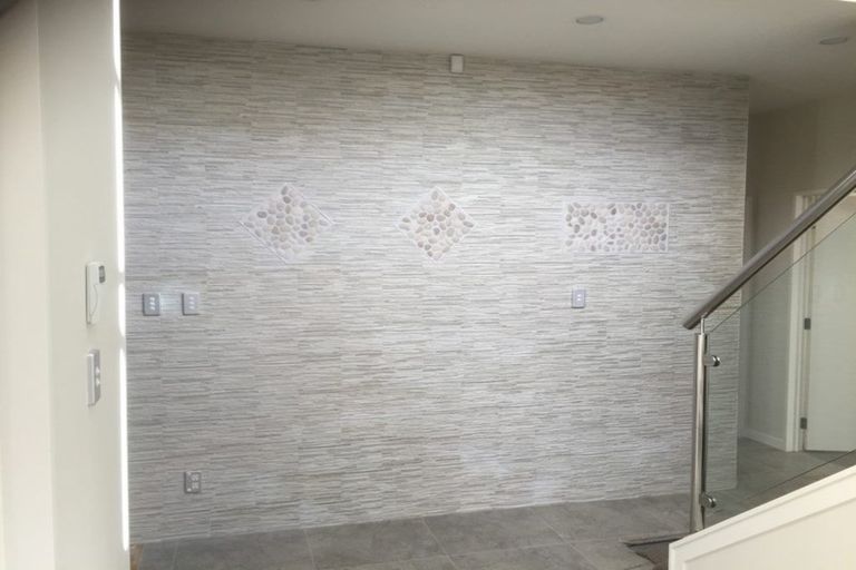 Photo of property in 39 Point View Drive, East Tamaki Heights, Auckland, 2016