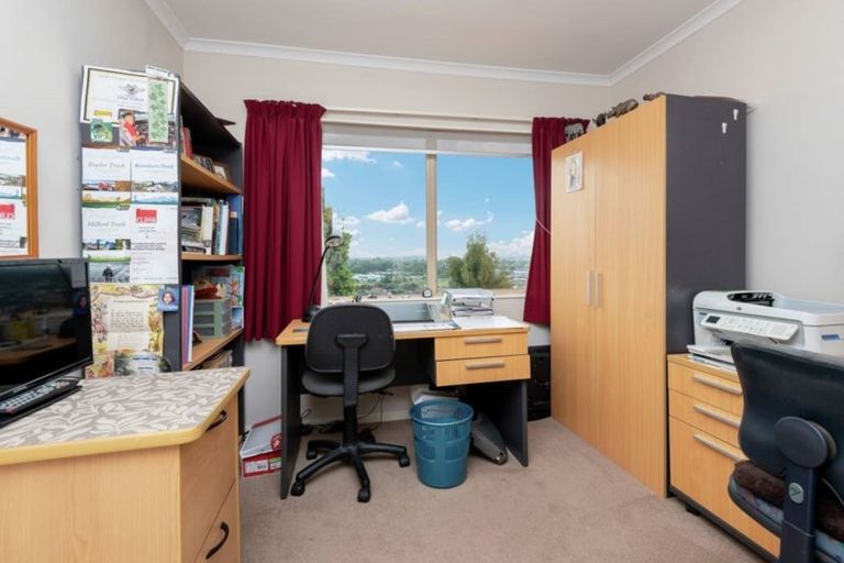 Photo of property in 2/42 Mccahill Views, Botany Downs, Auckland, 2010