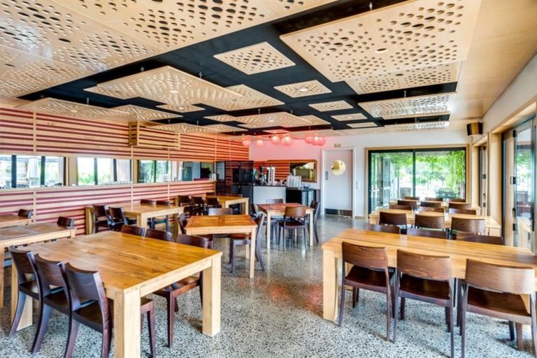 Photo of property in 275 Te Mata Road, Havelock North, 4294