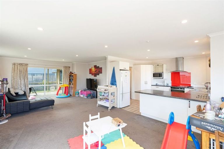 Photo of property in 112a Queen Street West, Levin, 5510