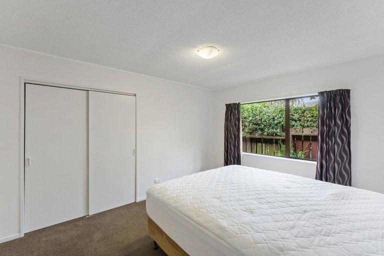 Photo of property in 5 Oakwood Grove, Paraparaumu Beach, Paraparaumu, 5032