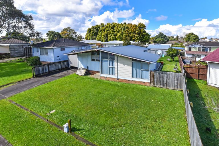 Photo of property in 26 Killington Crescent, Mangere, Auckland, 2022