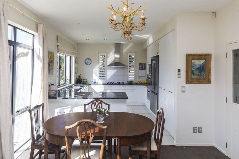 Photo of property in 5 Elmwood Road, Strowan, Christchurch, 8052