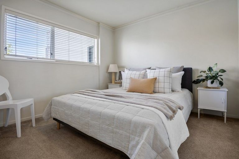 Photo of property in 2/103 Vauxhall Road, Narrow Neck, Auckland, 0624