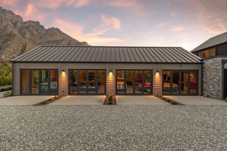 Photo of property in 8 Pendeen Crescent, Jacks Point, Queenstown, 9371