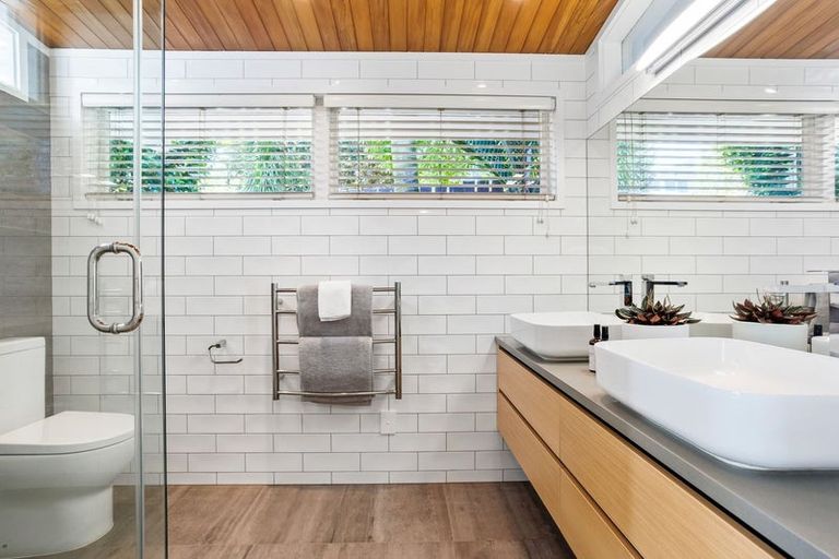 Photo of property in 4 Gladys Avenue, Glenfield, Auckland, 0629