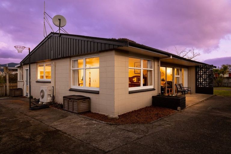 Photo of property in 53 Toru Road, Paraparaumu Beach, Paraparaumu, 5032