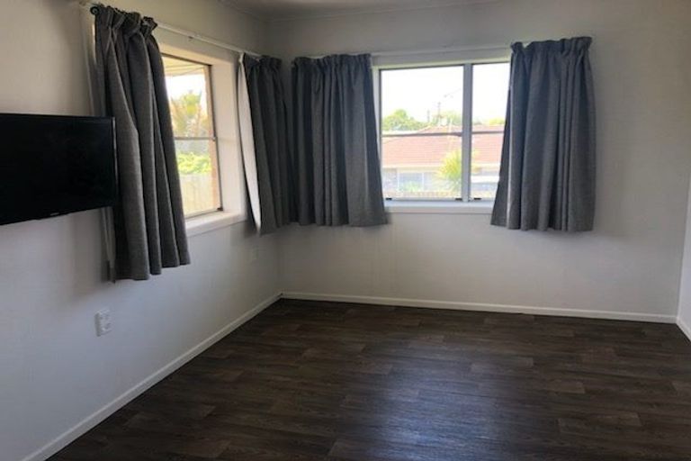 Photo of property in 2/7 Chapel Street, Papakura, 2110