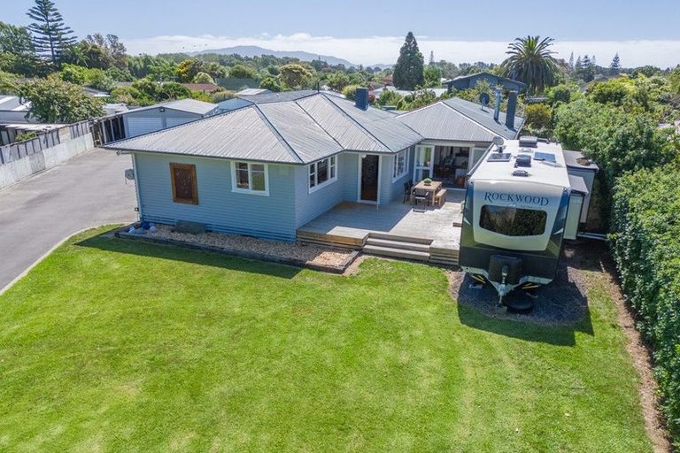Photo of property in 310 Te Moana Road, Waikanae, 5036