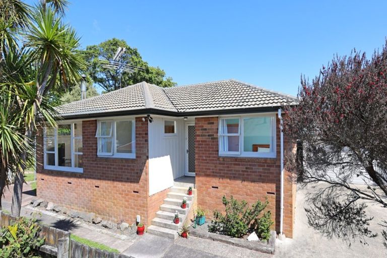 Photo of property in 3 Tracey Terrace, Te Atatu South, Auckland, 0602