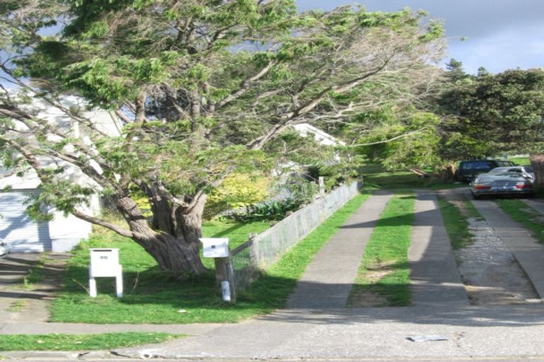 Photo of property in 8 Carnavon Place, Cannons Creek, Porirua, 5024