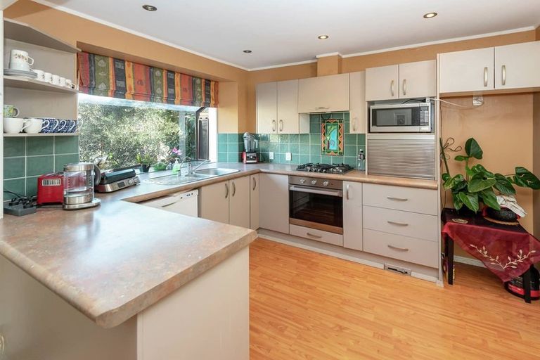 Photo of property in 18 Evelyn Road, Cockle Bay, Auckland, 2014