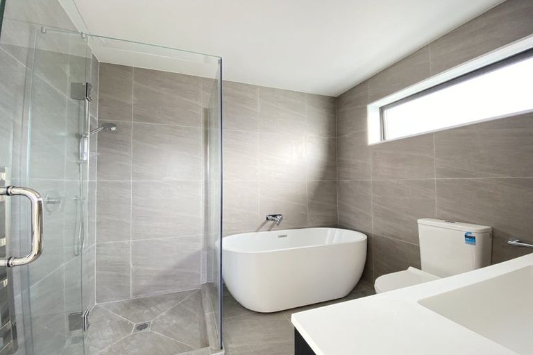 Photo of property in 16d Elliott Avenue, Bayview, Auckland, 0629