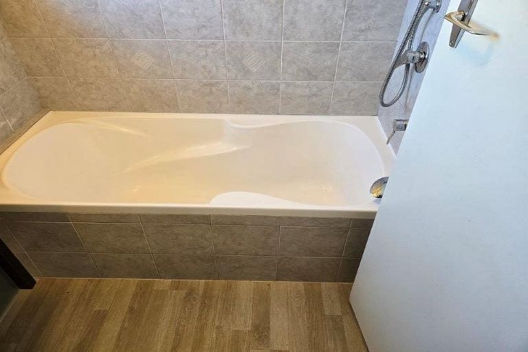 Photo of property in 2/19 Newbridge Place, Ilam, Christchurch, 8041