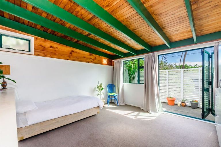 Photo of property in 28 Aperahama Street, Paekakariki, 5034