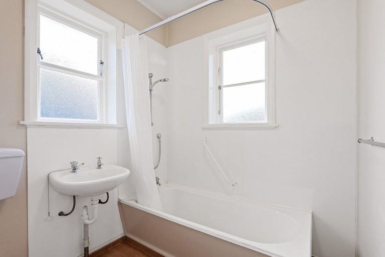 Photo of property in 10 Stoke Street, Sumner, Christchurch, 8081