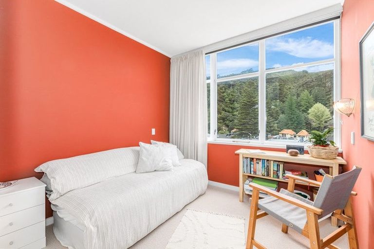 Photo of property in Rona House, 33 Rimu Street, Eastbourne, Lower Hutt, 5013