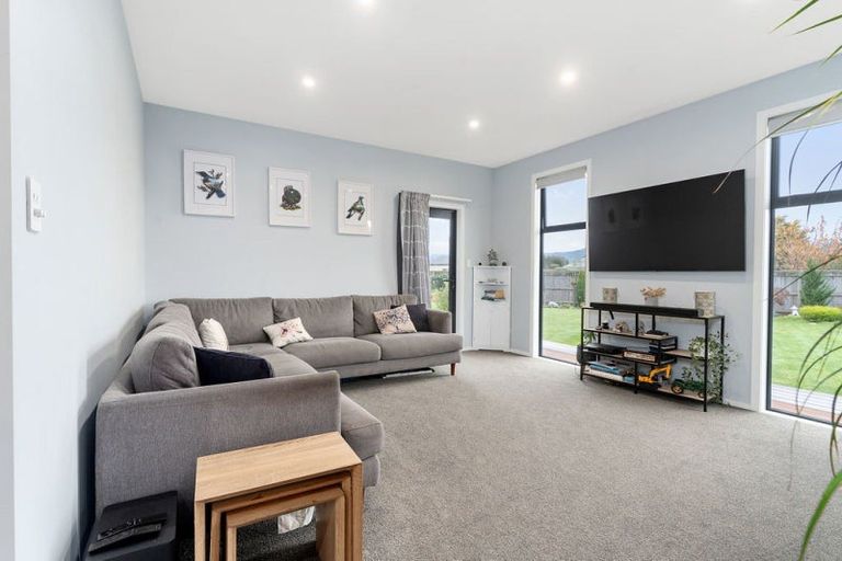 Photo of property in 7 Takahe Drive, Carterton, 5713