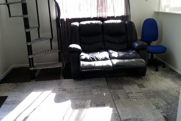 Photo of property in 75 Todman Street, Brooklyn, Wellington, 6021