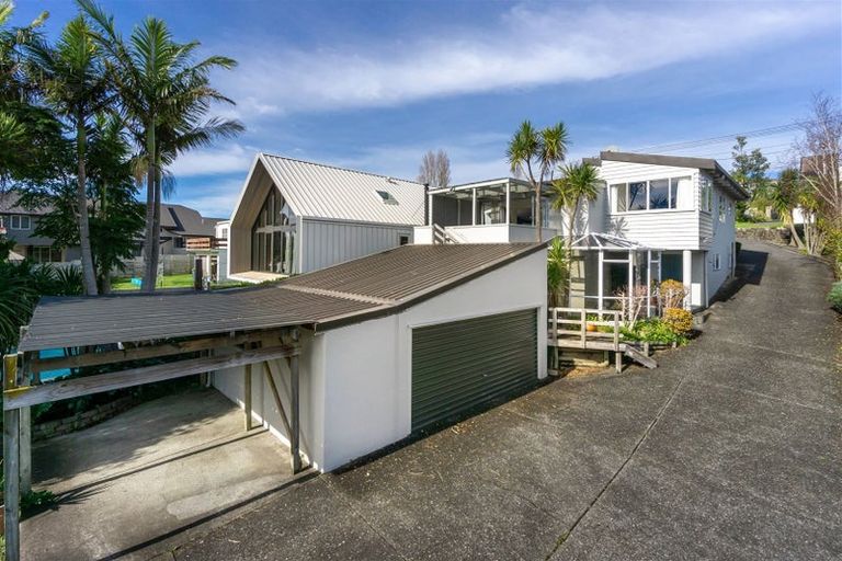 Photo of property in 33 Beulah Avenue, Rothesay Bay, Auckland, 0630