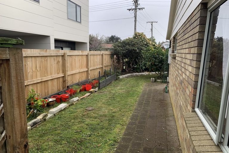 Photo of property in 92 Carrington Avenue, Silverdale, Hamilton, 3216