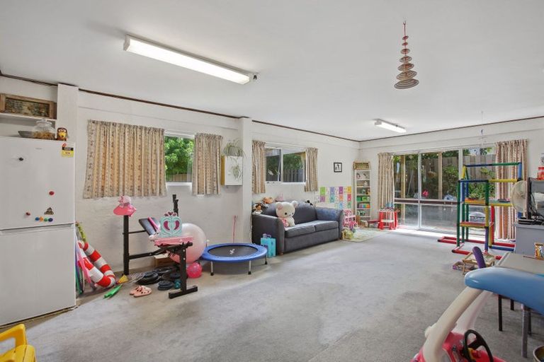 Photo of property in 45 Pigeon Mountain Road, Half Moon Bay, Auckland, 2012