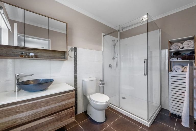 Photo of property in 36 Cape Vista Crescent, Pukekohe, 2120